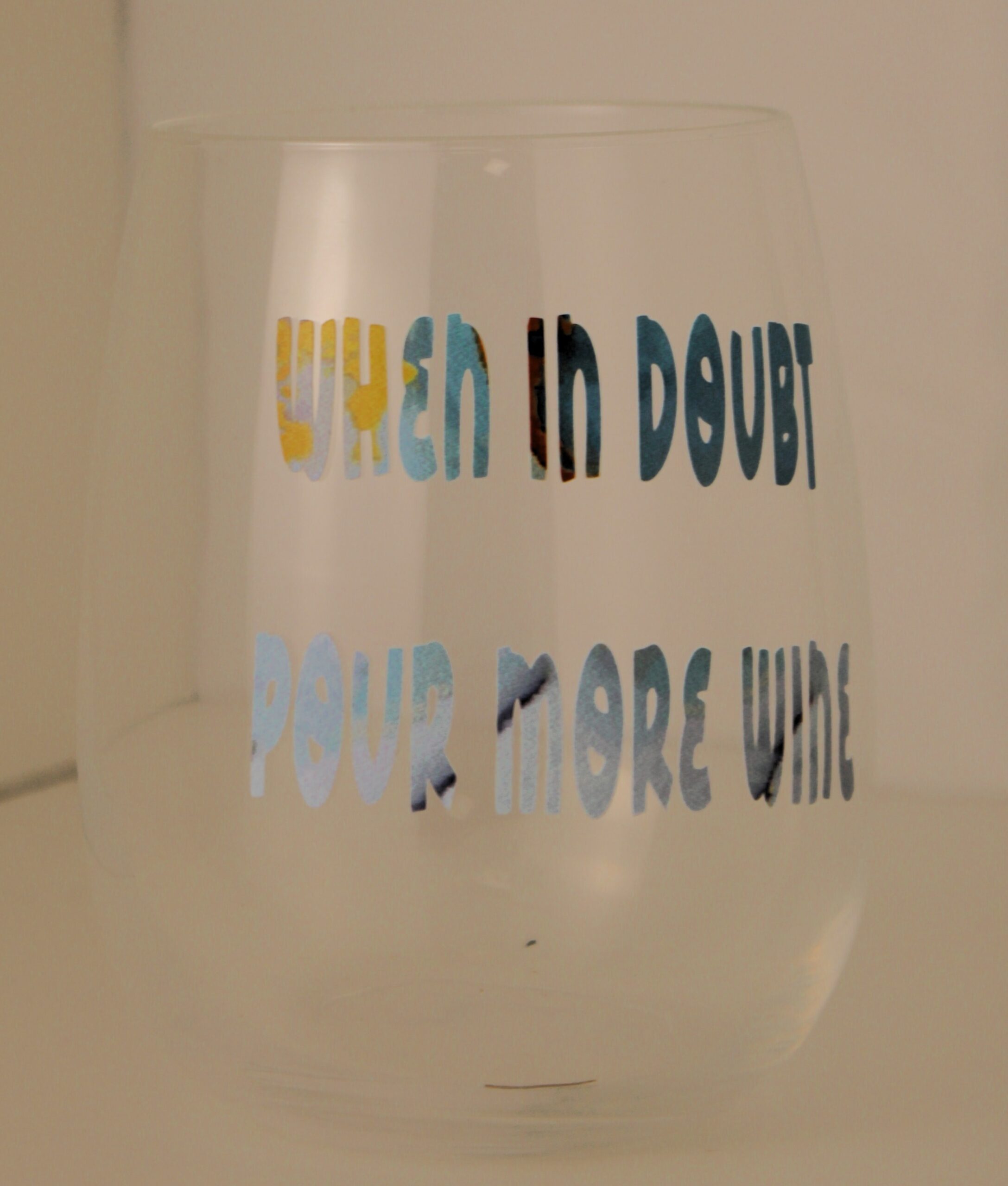 Elegant Stemless Wine Glass - Image 3